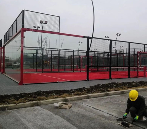 What are the requirements for athletes at Panoramic Padel Court?